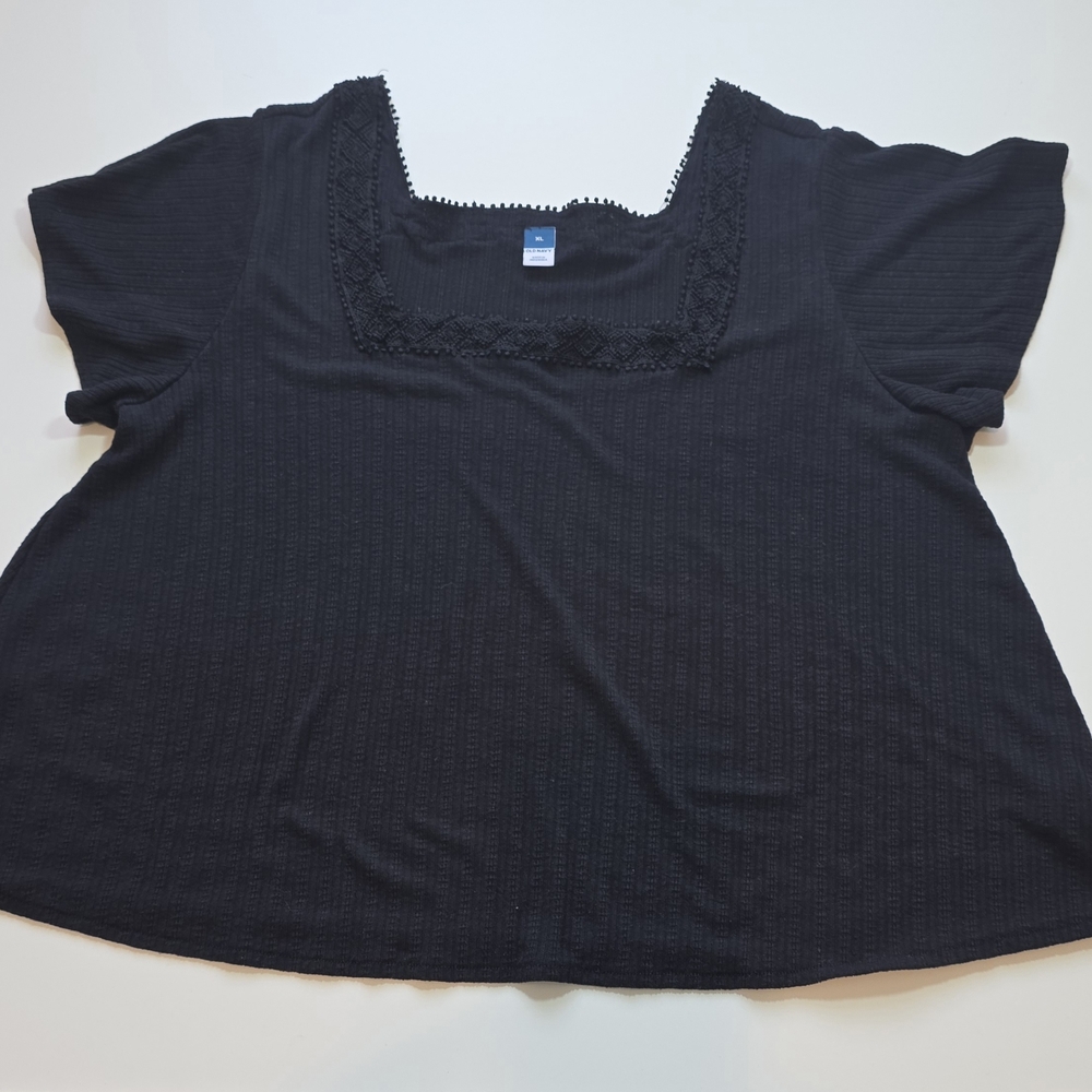 Old Navy Black Square-Neck Short Sleeve Top with Lace Trim